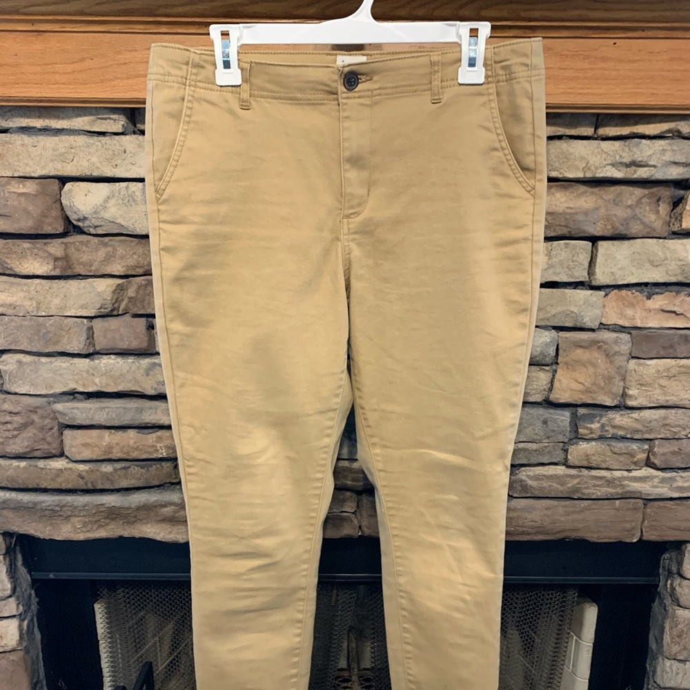 khaki pants